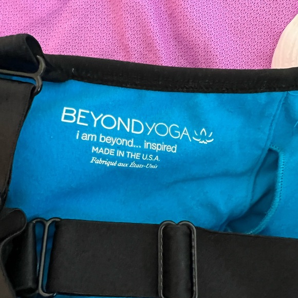 Bundle of 5 Women’s Small Athletic shirts - Picture 6 of 6